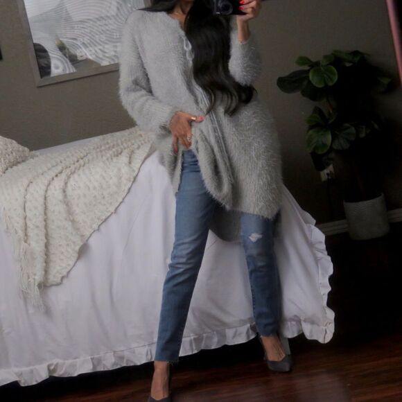 ZULU & ZEPHYR Eyelash Lace Up Eyelash Fuzzy Sweater Top Pullover